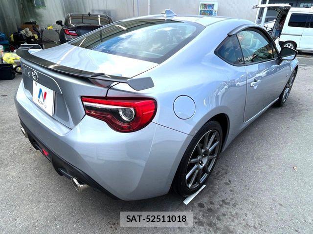 Toyota 86 2017-10 8560399-16