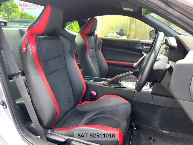 Toyota 86 2017-10 8560399-7