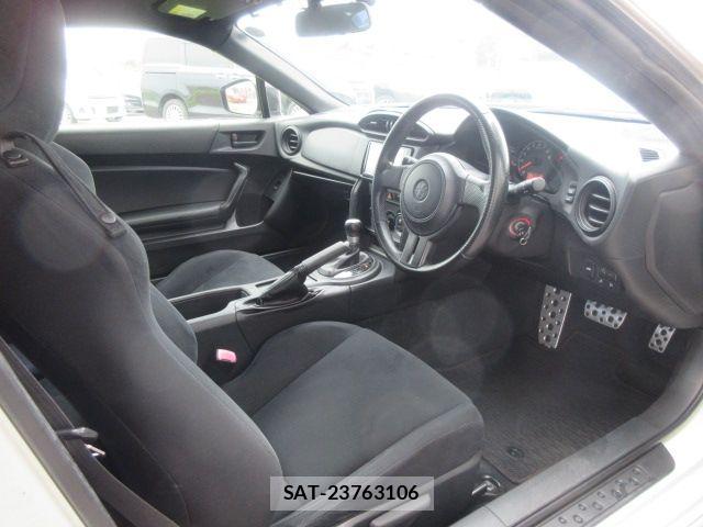 Toyota 86 2013-10 8560584-9