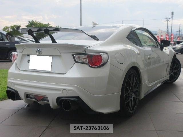 Toyota 86 2013-10 8560584-2