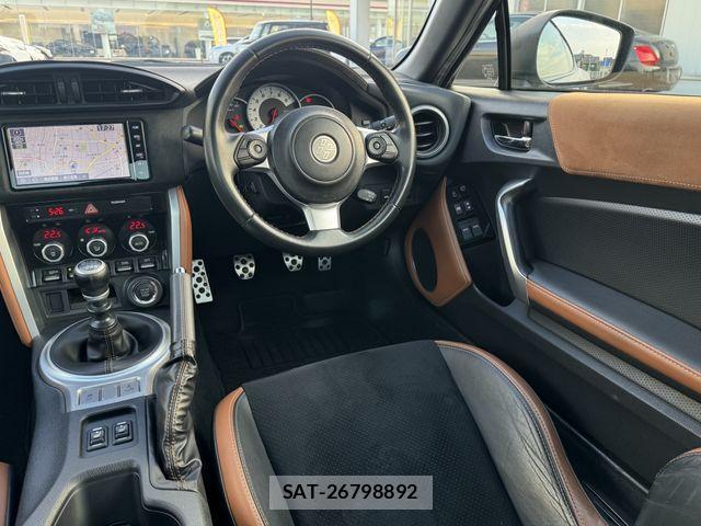 Toyota 86 2019-10 8560398-11