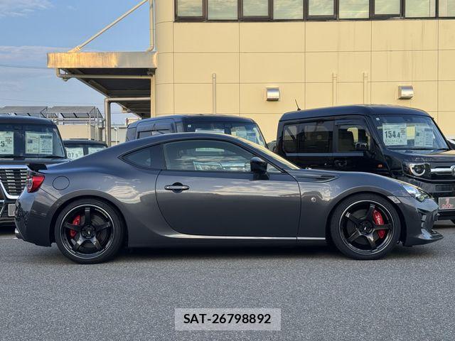 Toyota 86 2019-10 8560398-4