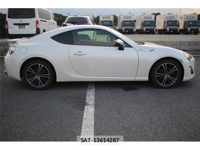 Toyota 86 2012-09 8560577-11
