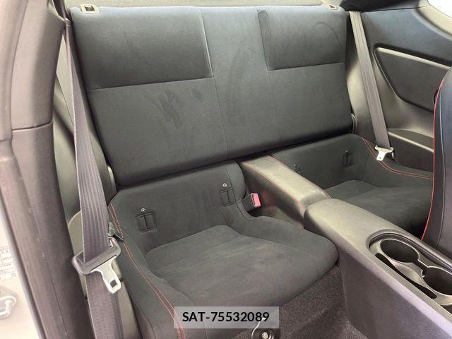 Toyota 86 2013-08 8625567-11