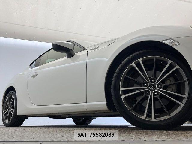 Toyota 86 2013-08 8625567-13