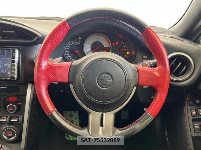 Toyota 86 2013-08 8625567-7