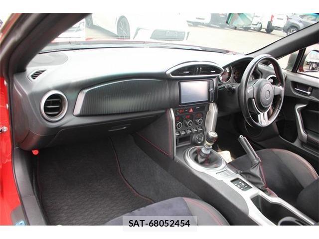 Toyota 86 2013-02 8625562-21