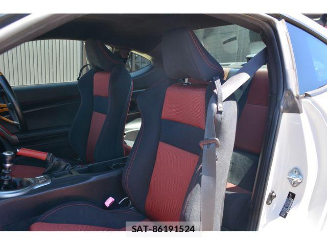 Toyota 86 2012-10 8625564-15