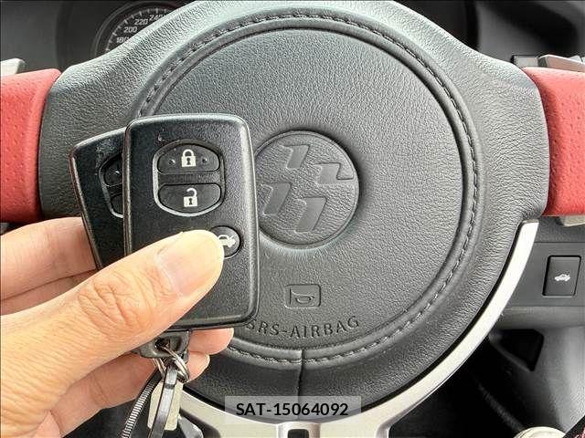 Toyota 86 2012-08 8657066-17