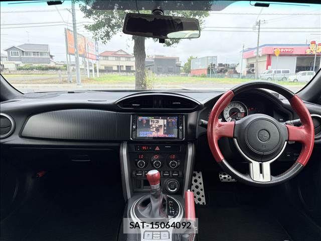 Toyota 86 2012-08 8657066-1