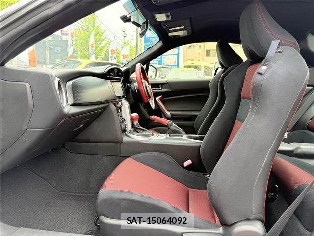 Toyota 86 2012-08 8657066-24
