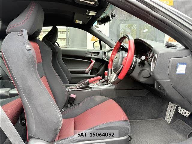 Toyota 86 2012-08 8657066-8