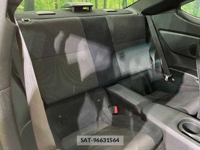 Toyota 86 2012-10 8657028-8