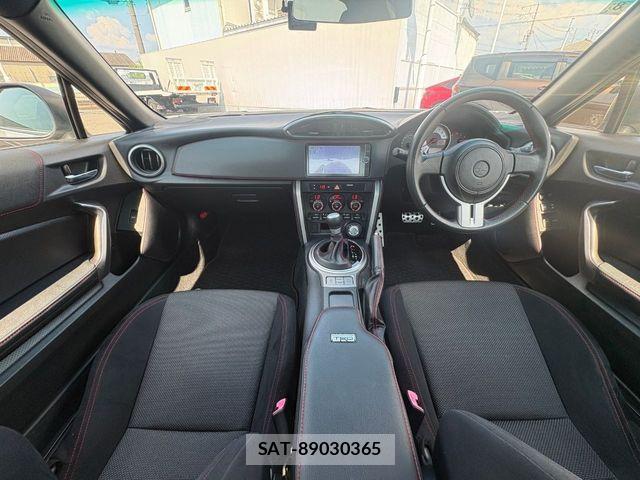 Toyota 86 2012-08 8684783-9