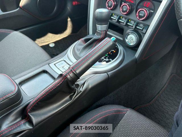 Toyota 86 2012-08 8684783-13