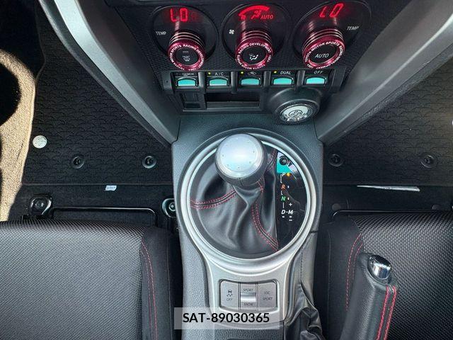Toyota 86 2012-08 8684783-14