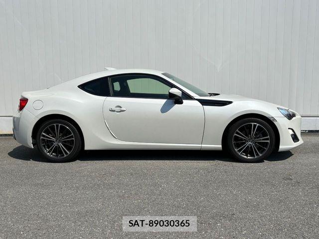 Toyota 86 2012-08 8684783-20