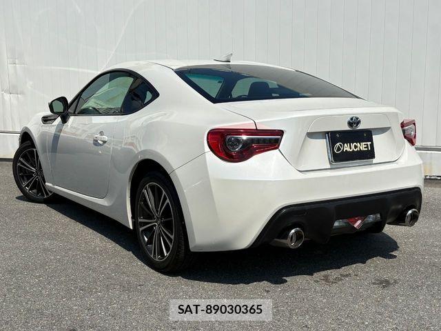 Toyota 86 2012-08 8684783-2