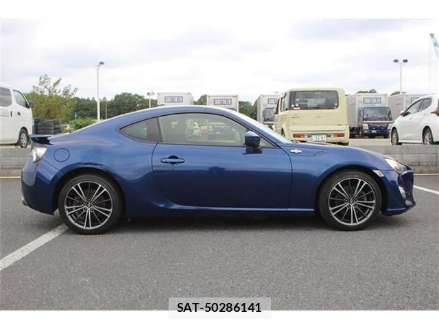 Toyota 86 2013-04 8684808-12