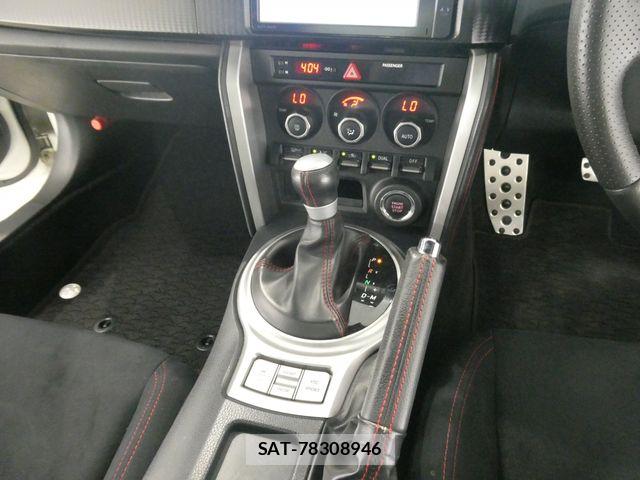 Toyota 86 2014-01 8778980-24