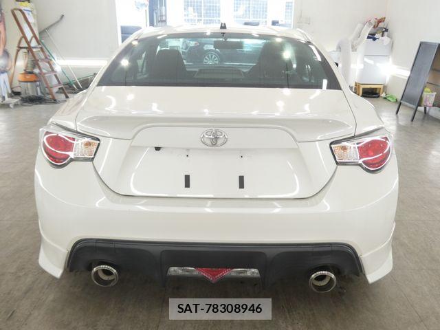 Toyota 86 2014-01 8778980-4