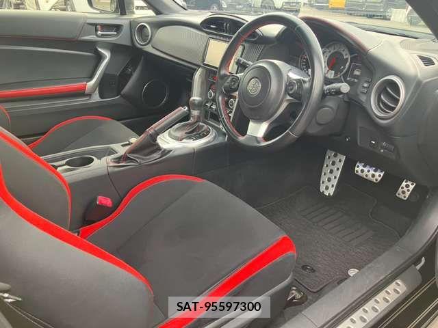 Toyota 86 2017-02 8778927-9