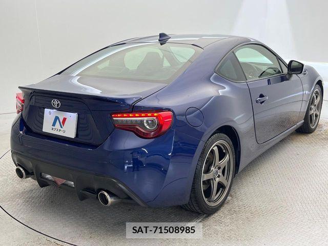 Toyota 86 2017-12 8778933-16