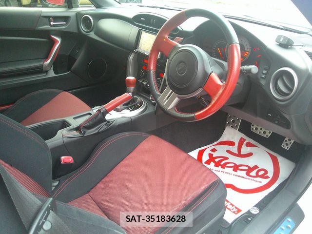 Toyota 86 2012-09 8827068-1