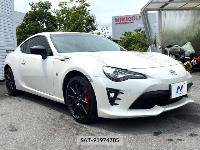 Toyota 86 2018-07 8827017-18