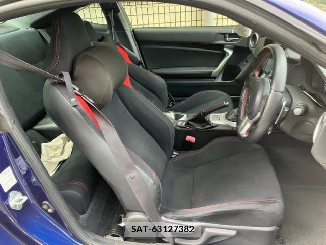 Toyota 86 2016-02 8827097-8
