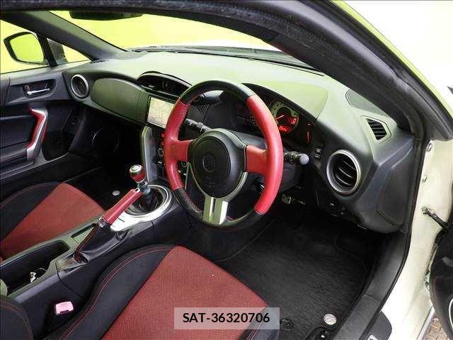 Toyota 86 2015-11 8827088-16