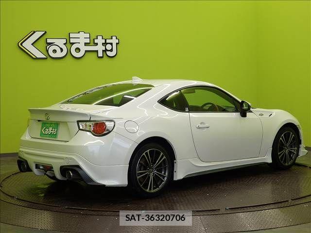 Toyota 86 2015-11 8827088-1