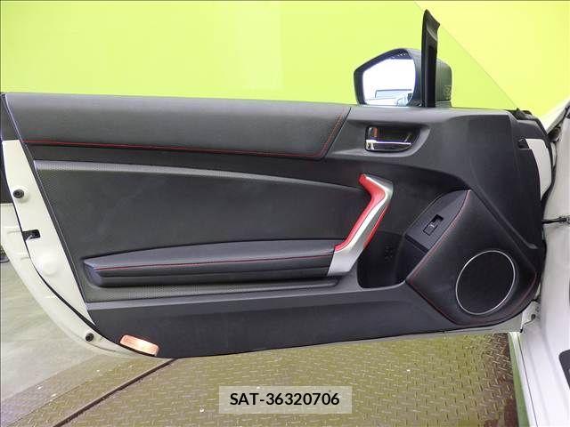 Toyota 86 2015-11 8827088-23
