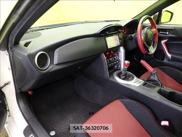 Toyota 86 2015-11 8827088-24