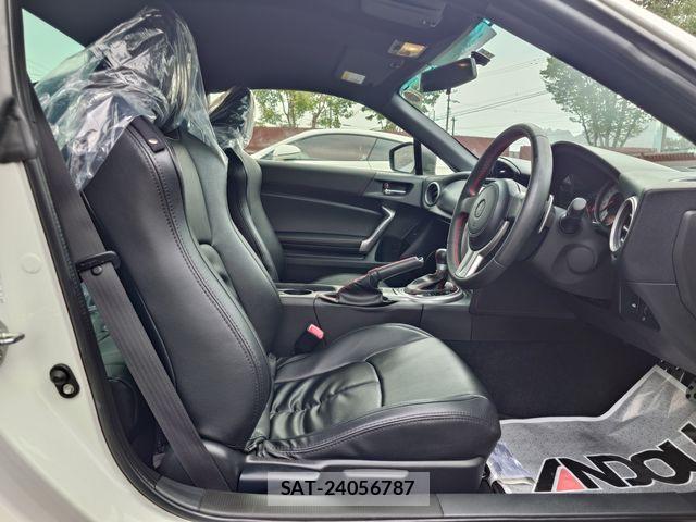 Toyota 86 2012-09 8847764-9