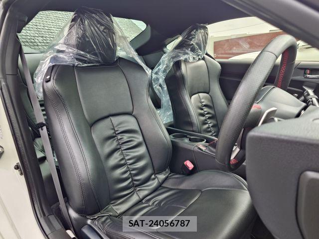 Toyota 86 2012-09 8847764-11
