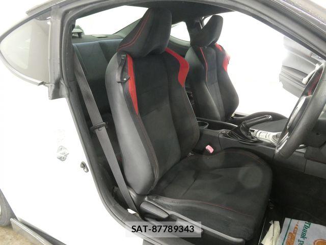 Toyota 86 2014-11 8847802-15