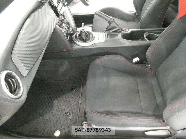 Toyota 86 2014-11 8847802-18