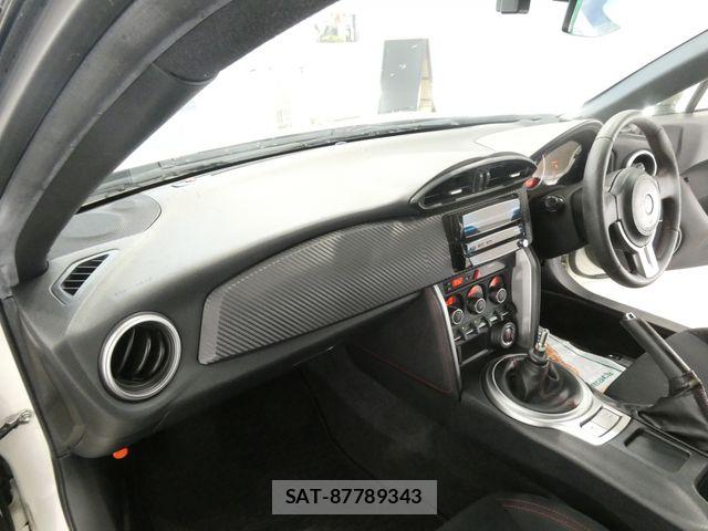 Toyota 86 2014-11 8847802-22