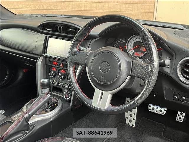 Toyota 86 2013-01 8870188-16