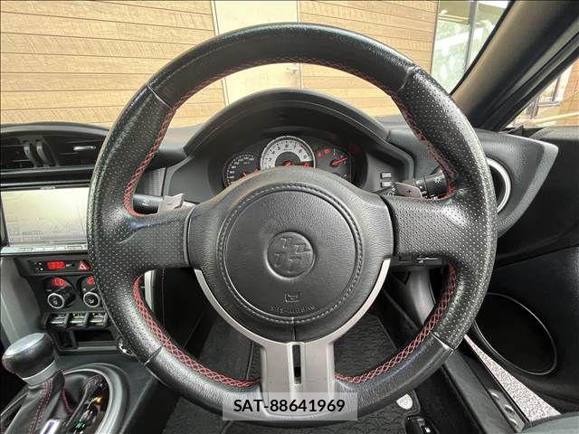Toyota 86 2013-01 8870188-17