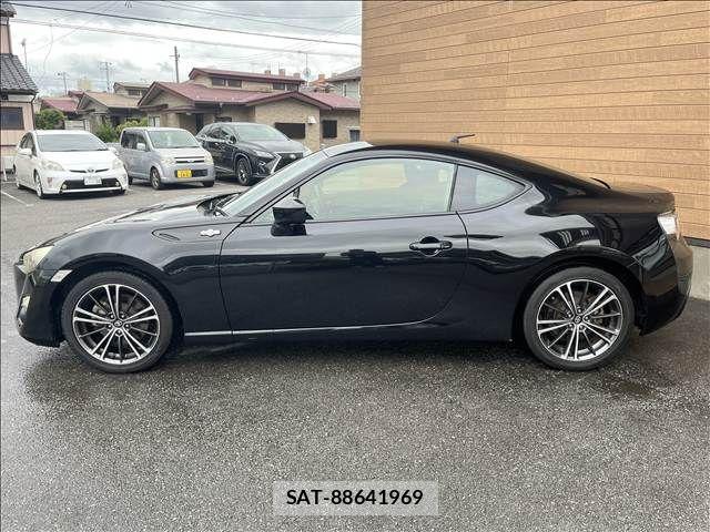 Toyota 86 2013-01 8870188-1