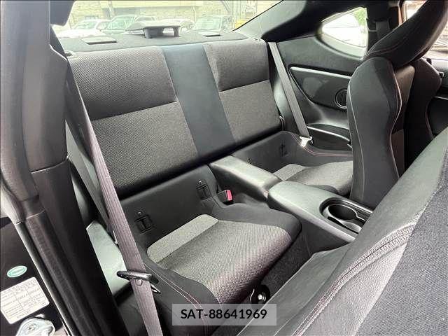 Toyota 86 2013-01 8870188-27