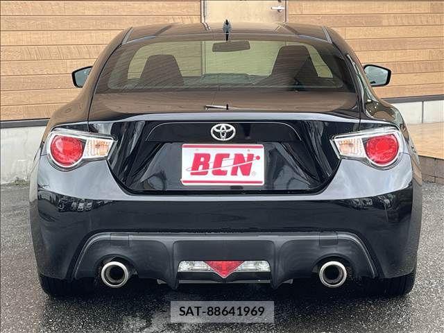 Toyota 86 2013-01 8870188-6