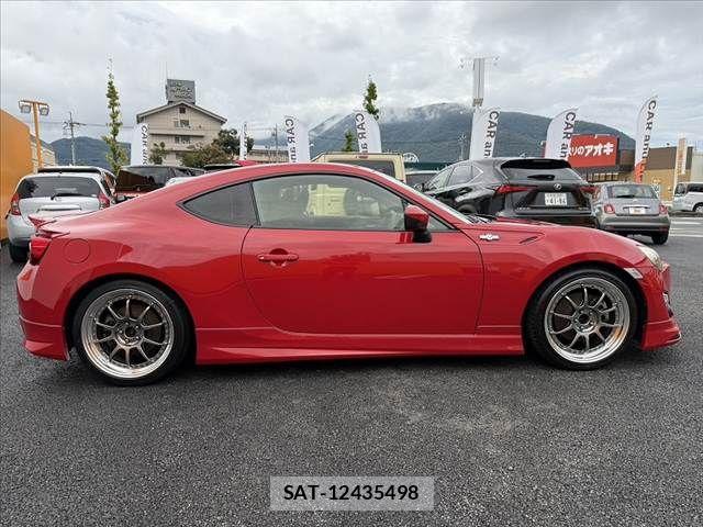 Toyota 86 2012-05 8870189-11