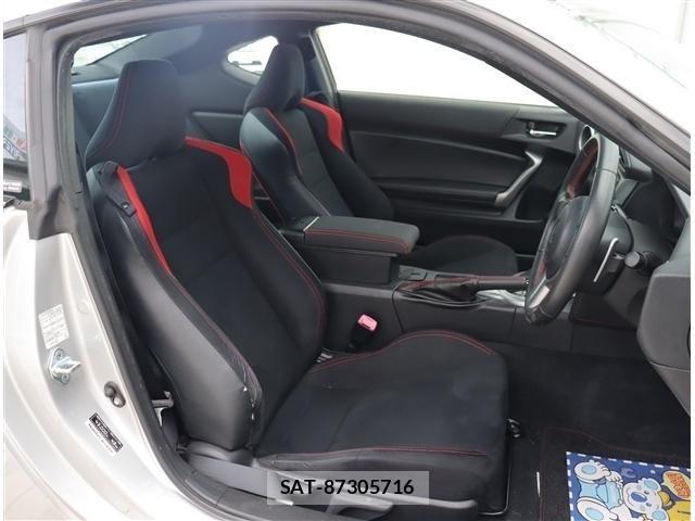 Toyota 86 2013-11 8878445-1