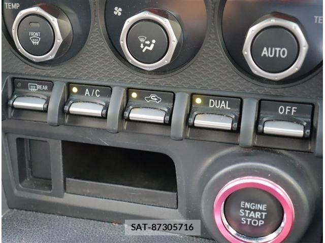 Toyota 86 2013-11 8878445-16