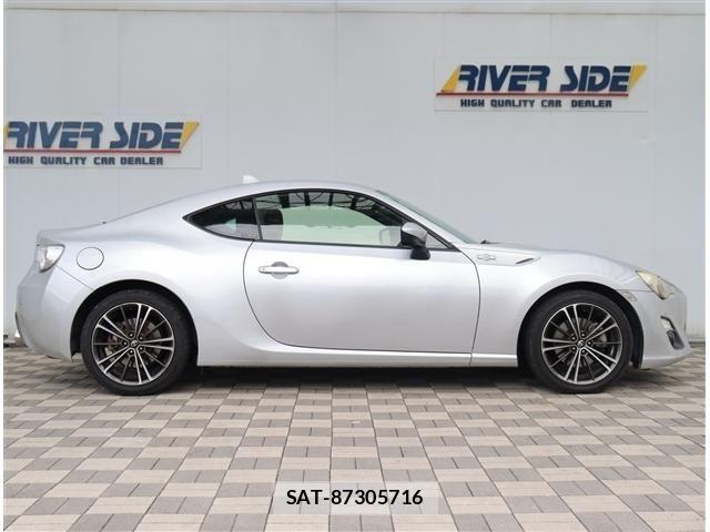 Toyota 86 2013-11 8878445-3