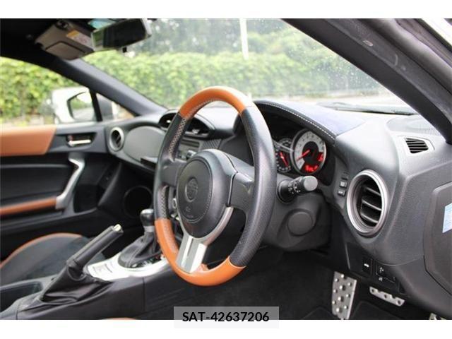 Toyota 86 2015-06 8878446-11