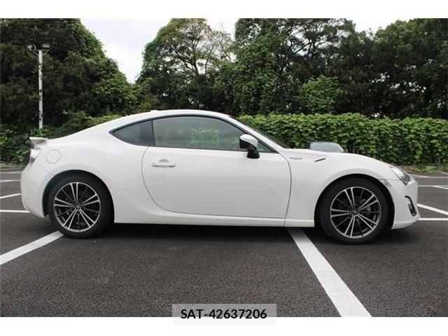 Toyota 86 2015-06 8878446-2